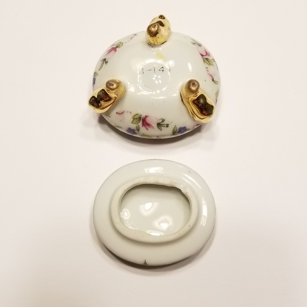 Vintage Mini Footed Trinket Box - Picture 5 of 8